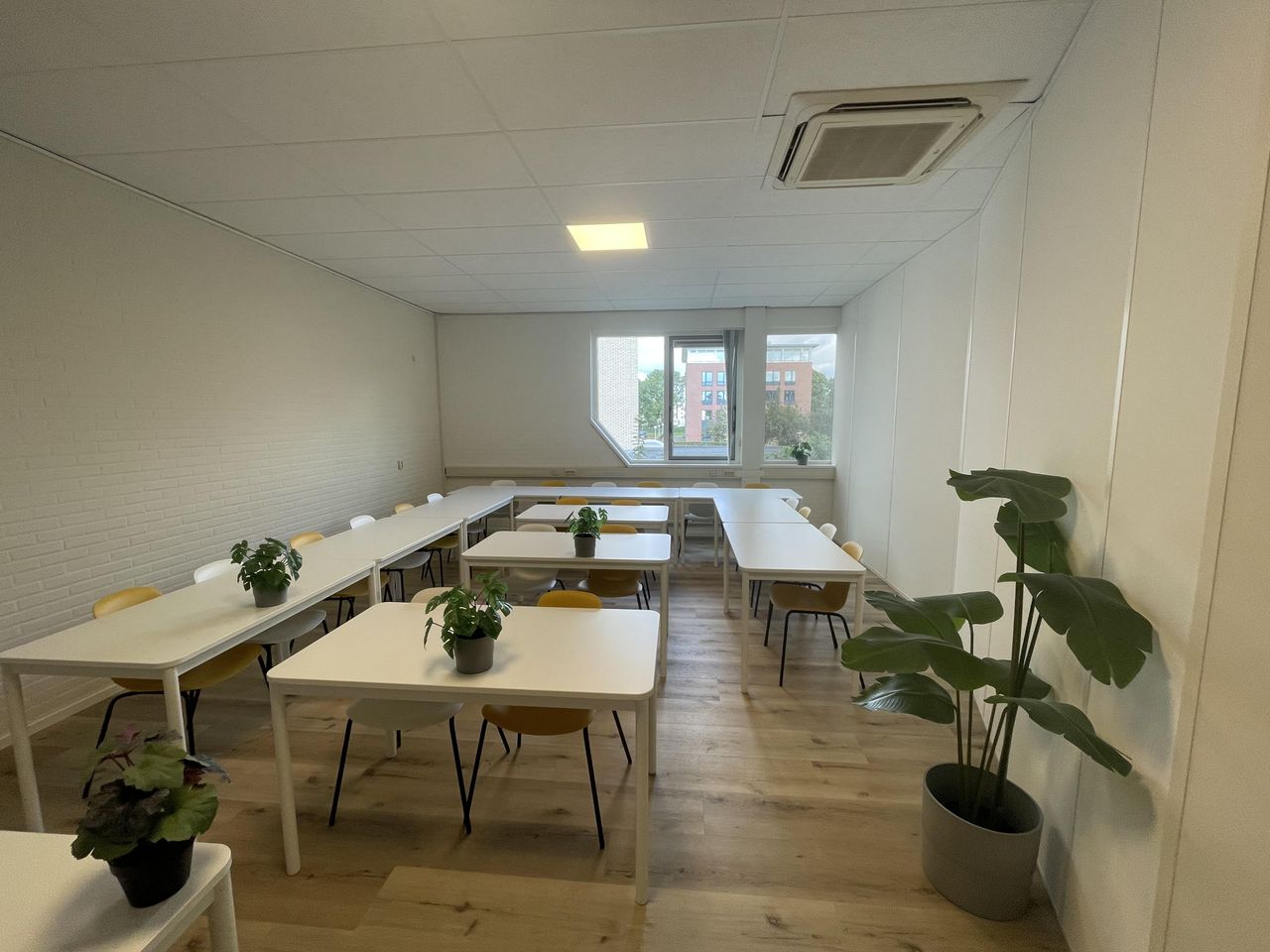 Rest of the World  Training rooms FlexiNurse Vergader- en Trainingsruimte image 3