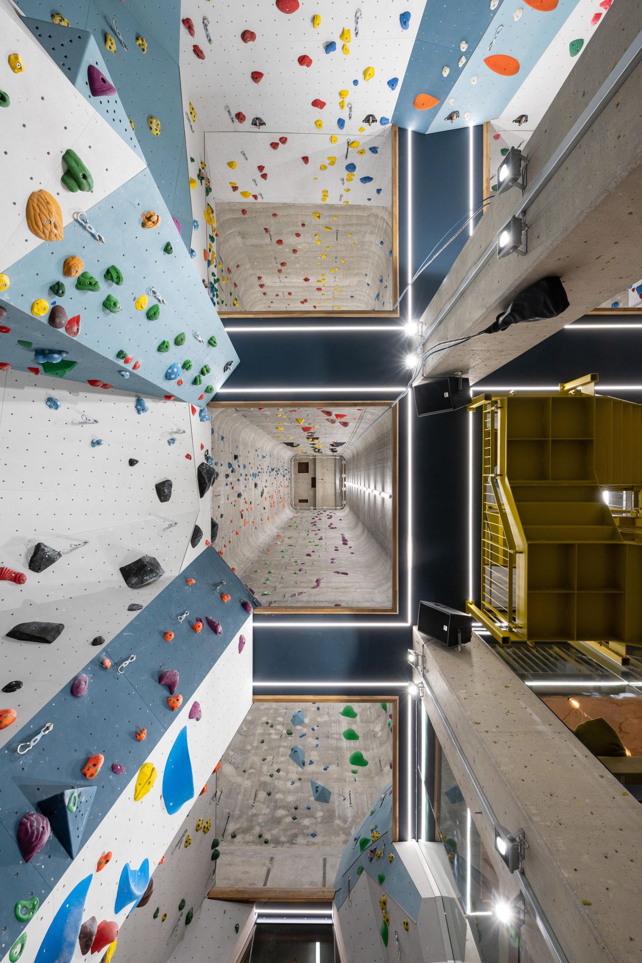 Munich Teambuilding-Event Corporate event spaces Teamevent Klettern & Bouldern image 3