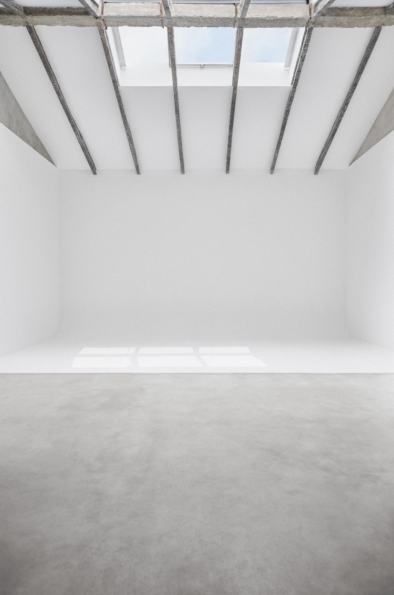 Madrid  Fotostudio Brutalist 82 image 9