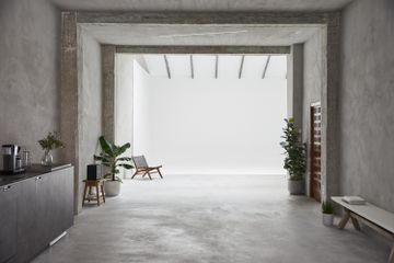 Madrid Fotostudio Brutalist 82 image 7