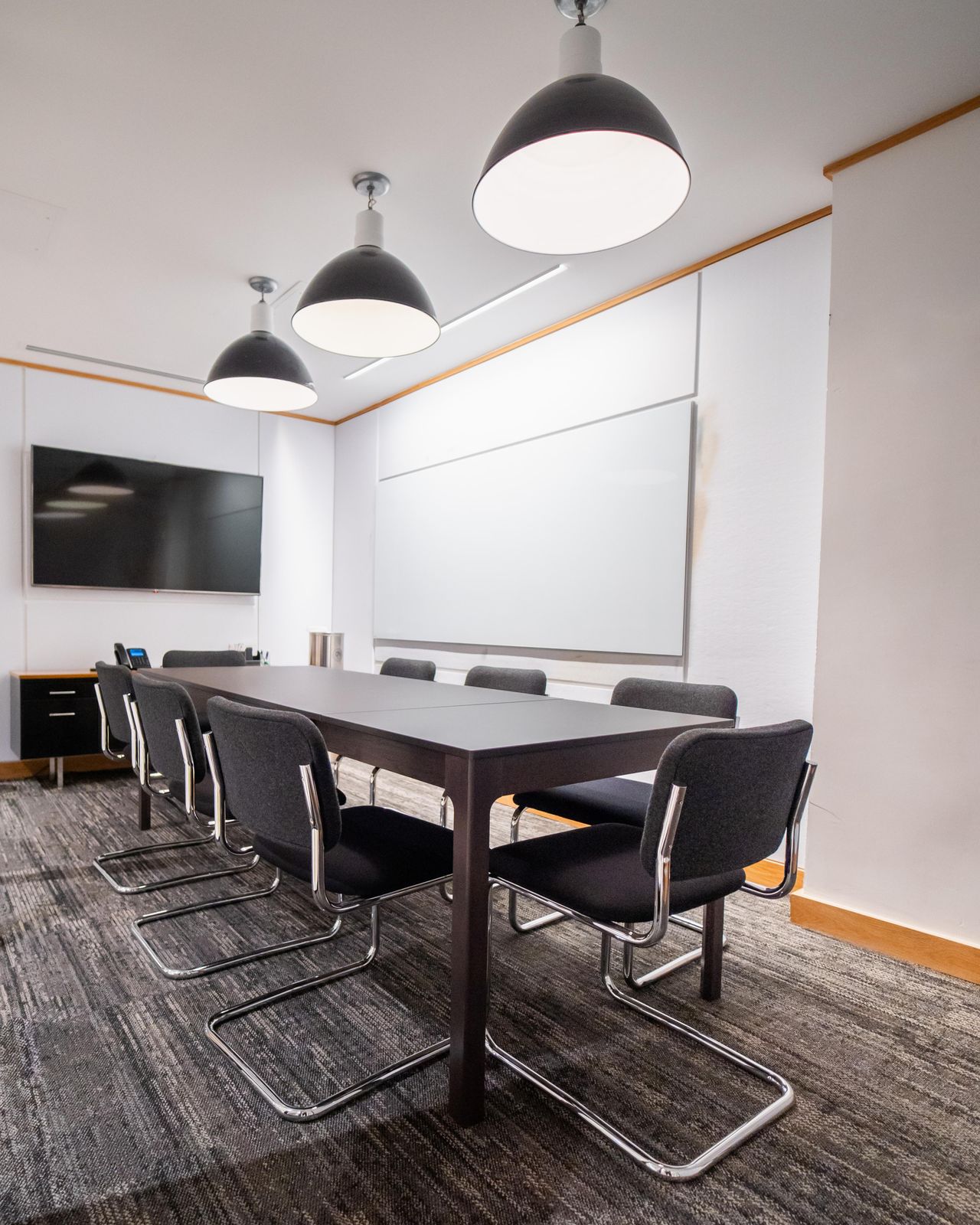 New York  Business center 8 Person Meeting Room image 2