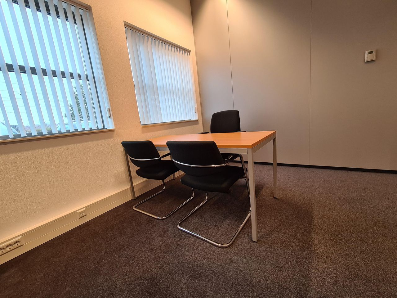 Goes Klantafspraak Meeting rooms Blauwe therapiekamer image 2