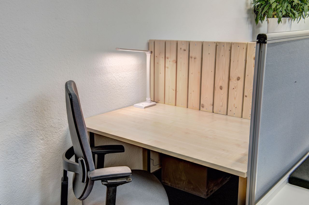 Berlin  Arbeitsplatz Fixdesk image 3