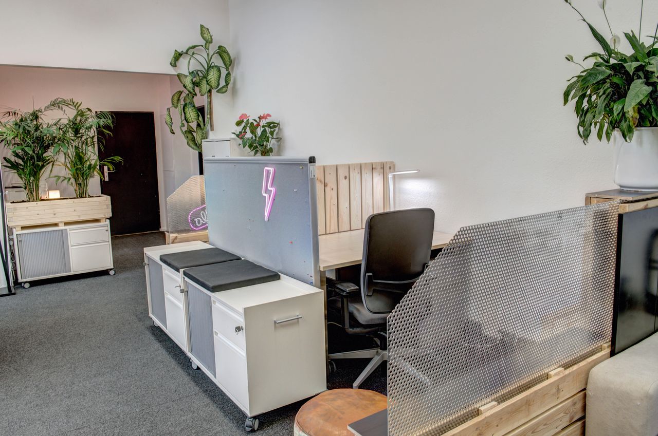 Berlin  Arbeitsplatz Fixdesk image 5
