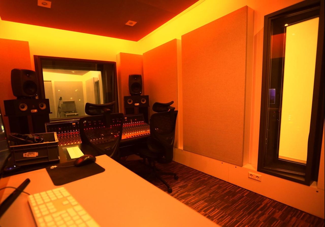 Bochum   Regie 2 – Analoger Sound, professionelles Recording & Mixing image 0