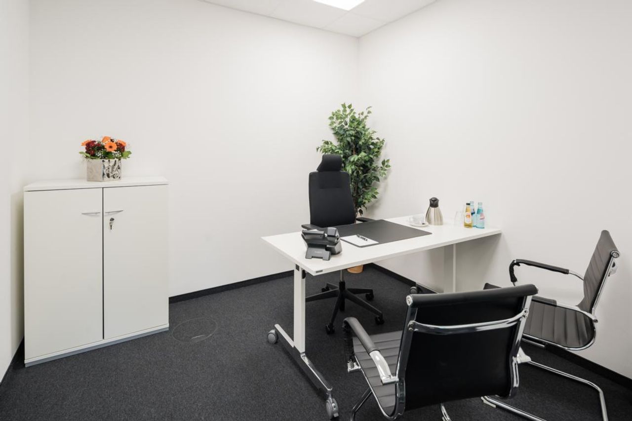 Frankfurt am Main  Business center Ruhiger Einzel-Arbeitsplatz image 2