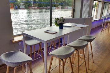 Berlin Mobiles Arbeiten Boat Orca ten Broke image 14