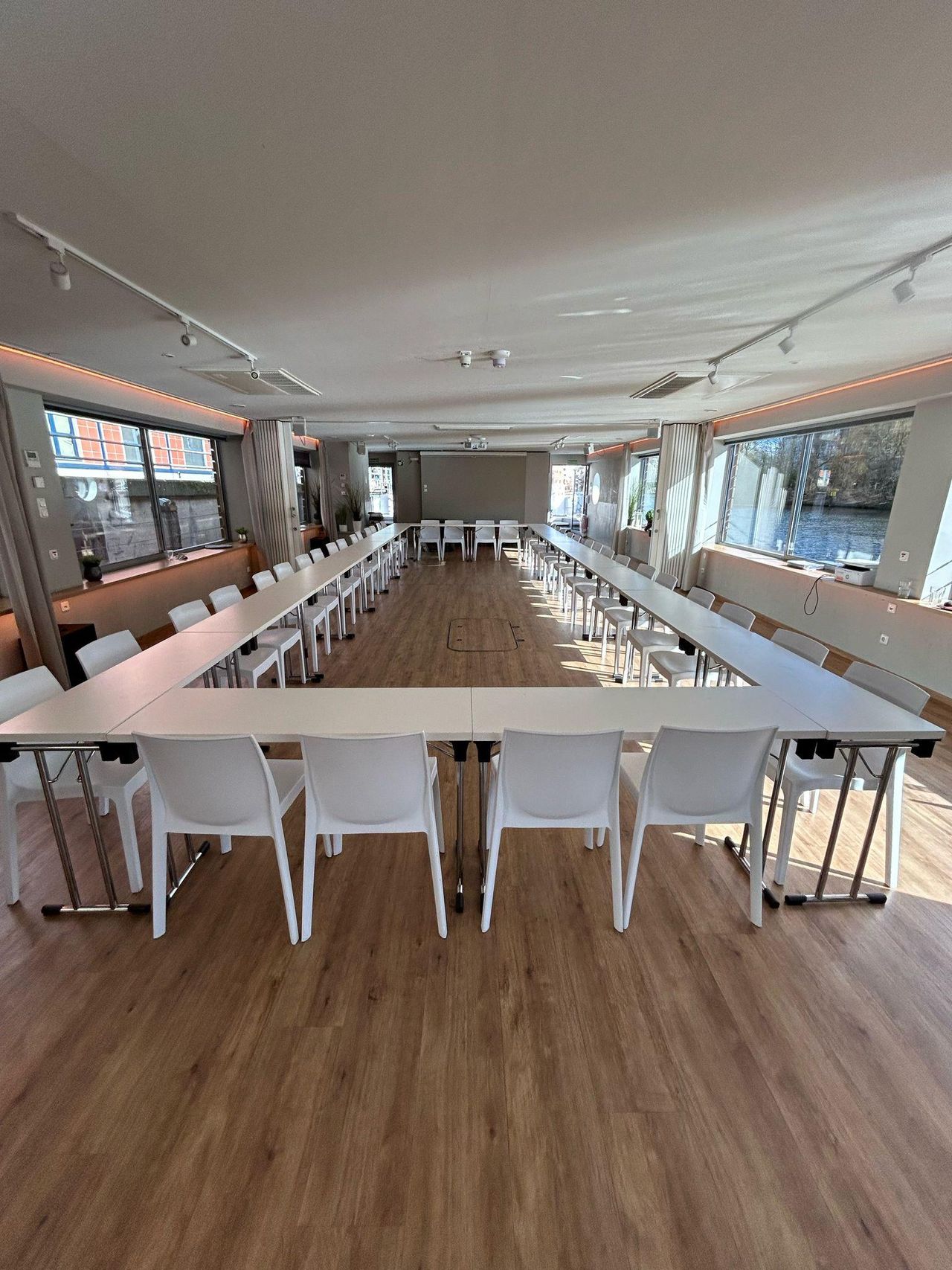 Berlin Mobiles Arbeiten Boat Dein Eventspace auf dem Wasser image 8