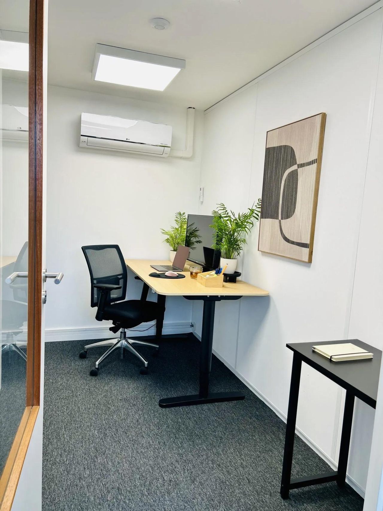 Rest of the World  Consulting Room Flexplek image 0