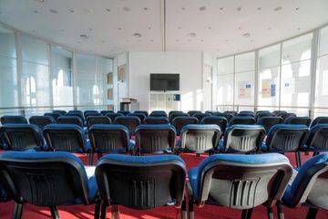 Berlin seminar rooms Meetingraum Turmplenum im Borsigturm image 3