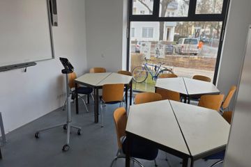 Berlin Modularer Glasraum mit 6 m Deckenhöhe – ideal für Workshops & kreative P image 0
