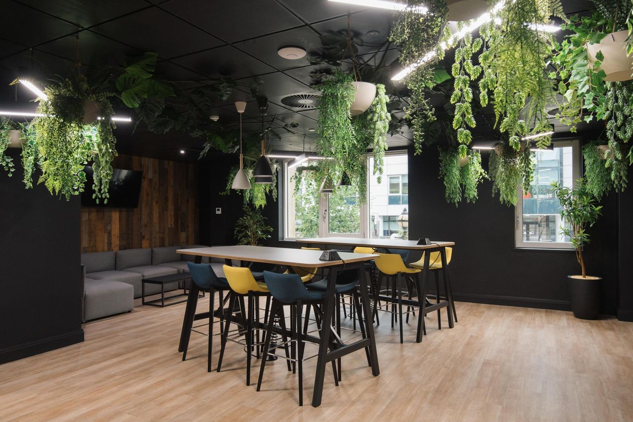 Leeds  Coworking spaces One Embankment Hot Desk image 2