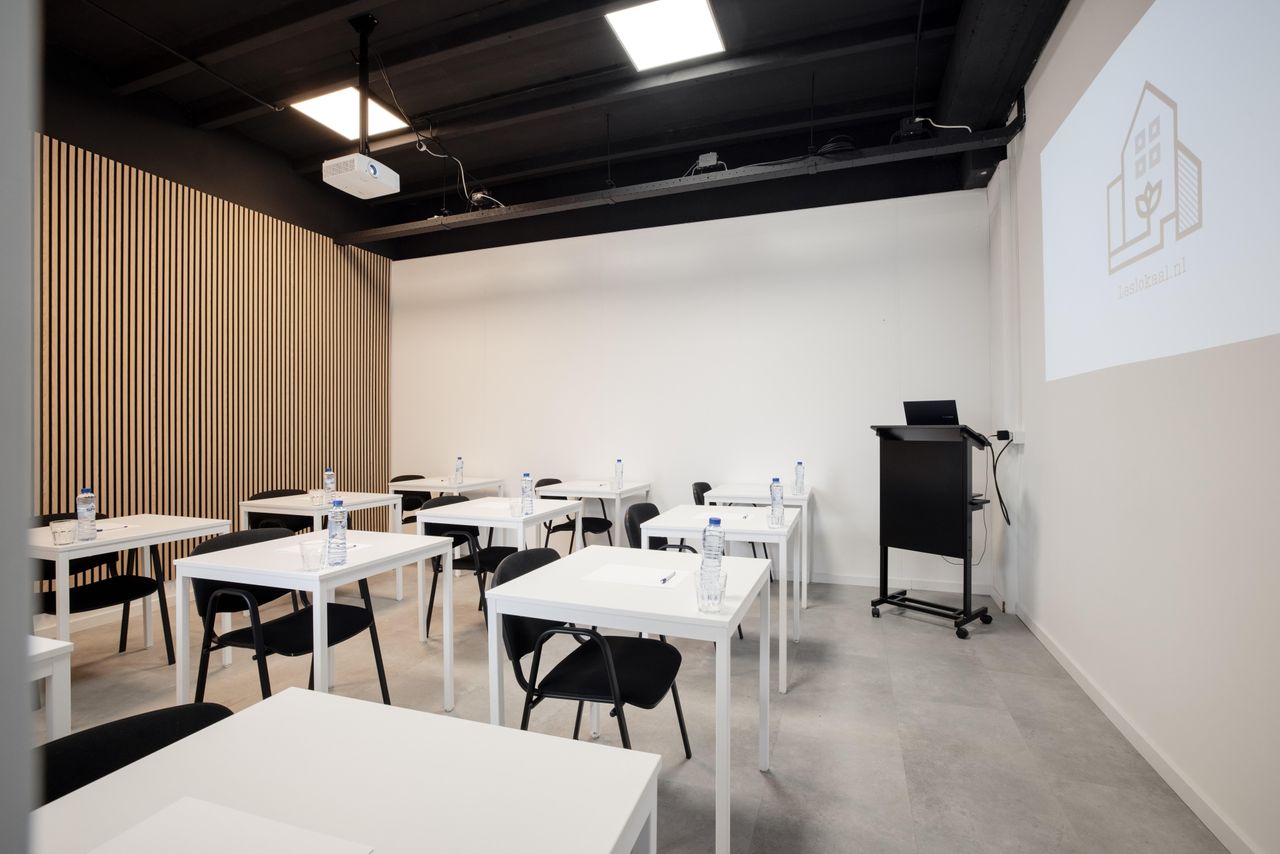 Amsterdam Client Meeting Trainingsruimtes Les lokaal 3 image 0