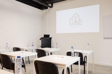 Amsterdam Client Meeting Trainingsruimtes Les lokaal 3 image 1