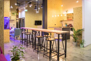 Collingwood  Office desk Floating Desk - The Circle image 1