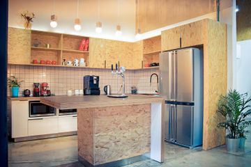 Collingwood  Office desk Floating Desk - The Circle image 2