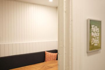 Rest of the World  Coworking spaces Meeting room image 1