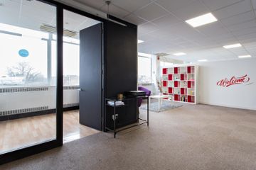 London seminar rooms Meeting room Cowork Hub Notting Hill image 2