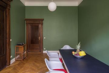 Berlin workshop spaces Meeting room Small boardroom image 1