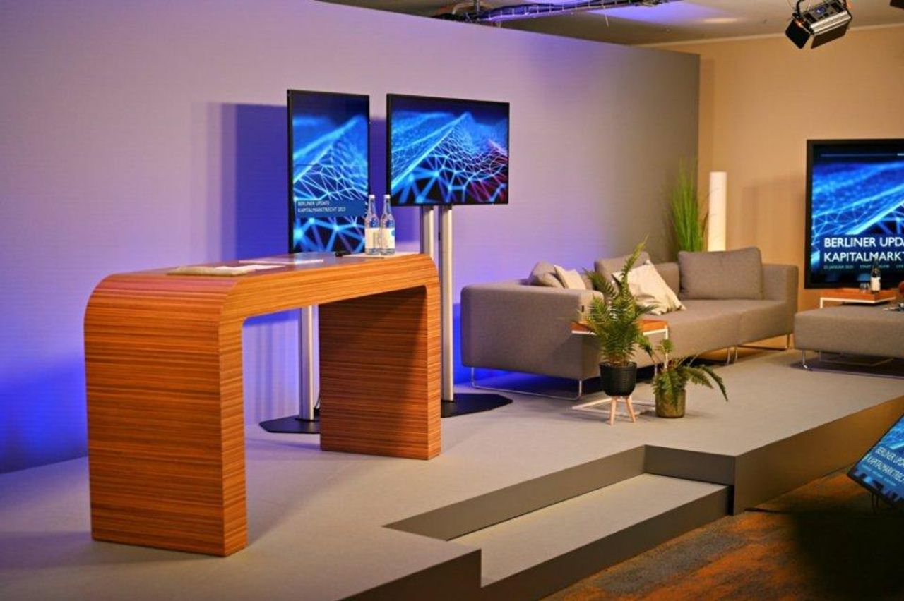 Berlin  Conference room Chestnut /Kastanie image 2