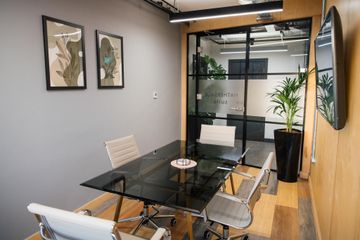 Sheffield Mobile Working Meeting room Hathersage Suite image 4