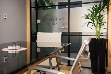 Sheffield Mobile Working Meeting room Hathersage Suite image 5