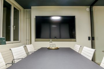 Rest of the World Kundengespräch  Sechser image 2