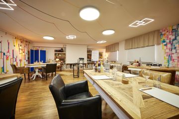 Garmisch-Partenkirchen Offsite-Meeting Tagungsräume KARO im 4ECK image 1