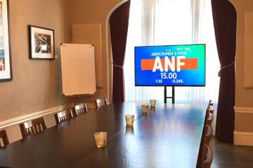 San Francisco corporate event spaces Restaurant Restaurant and Private Boardroom image 5