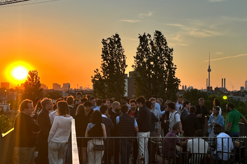 Berlin Office desk Vantage Studio image 8