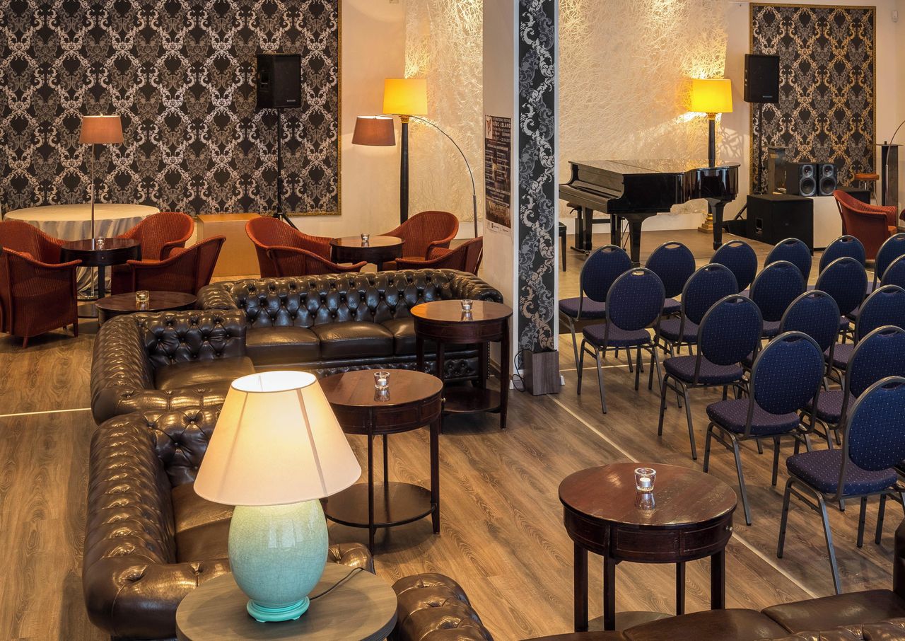 Berlin corporate event spaces Meeting room Large and musical space image 6