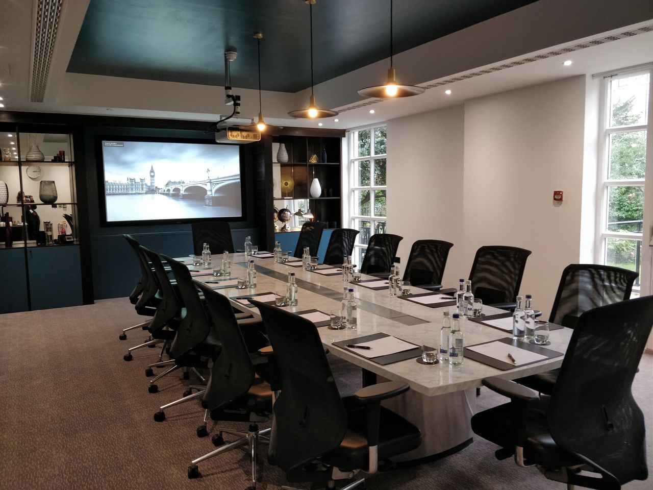 London  Meeting room Executive Boardroom image 3
