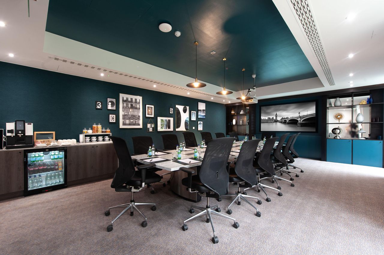 Londen  Vergaderruimte Executive Boardroom image 1