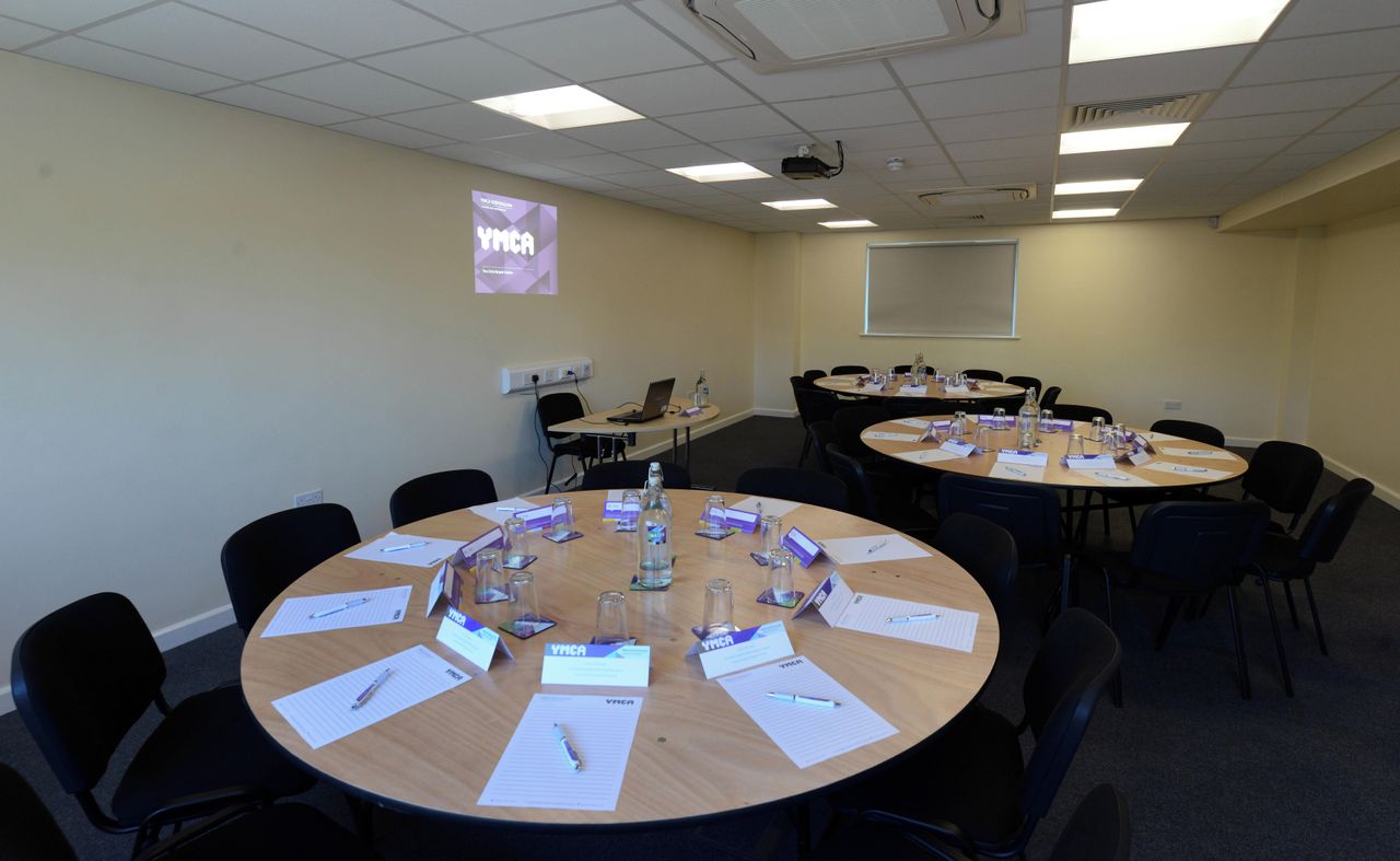 Birmingham training rooms Meeting room Featherstone Room image 2