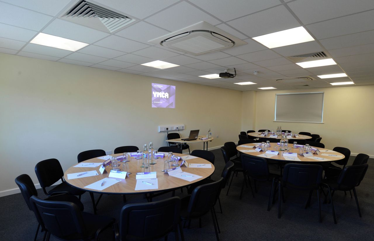 Birmingham training rooms Meeting room Featherstone Room image 1