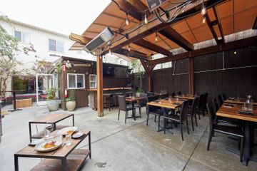 San Francisco corporate event spaces Restaurant Marina Restaurant image 7