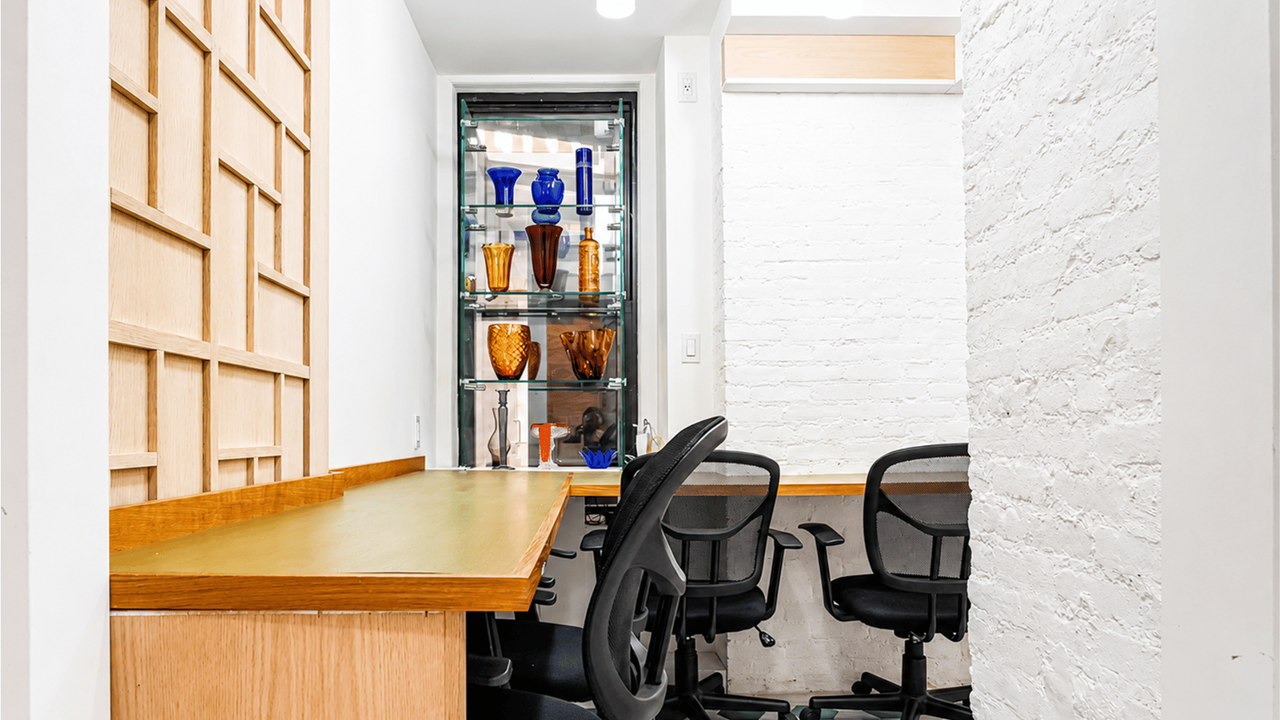 New York  Meeting room The Foyer Alcove image 3