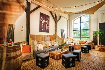 Hamburg  Außergewöhnliche Locations Die kleinste Destille Hamburgs image 1