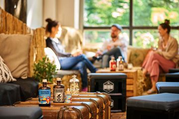 Hamburg  Außergewöhnliche Locations Die kleinste Destille Hamburgs image 2