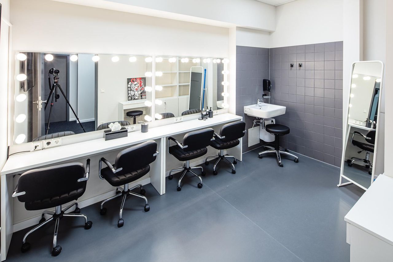 Berlin  Eventlocations LVL Hair und Make-Up Room image 0
