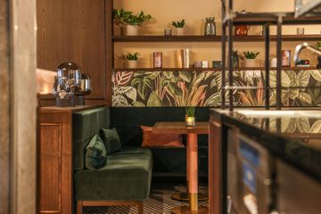 Berlijn Restaurant Sir Helga Berlin image 1