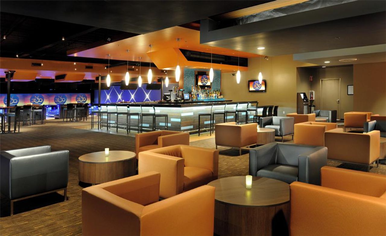 Rest der Welt corporate event spaces Partyraum Bowling Hall image 4