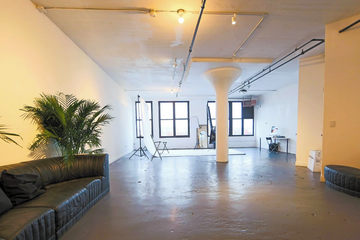 NYC training rooms Industrial space Desique Harrison image 1