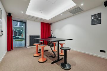 Berlin Coworking Meeting rooms Pioneer - Space Shack image 1