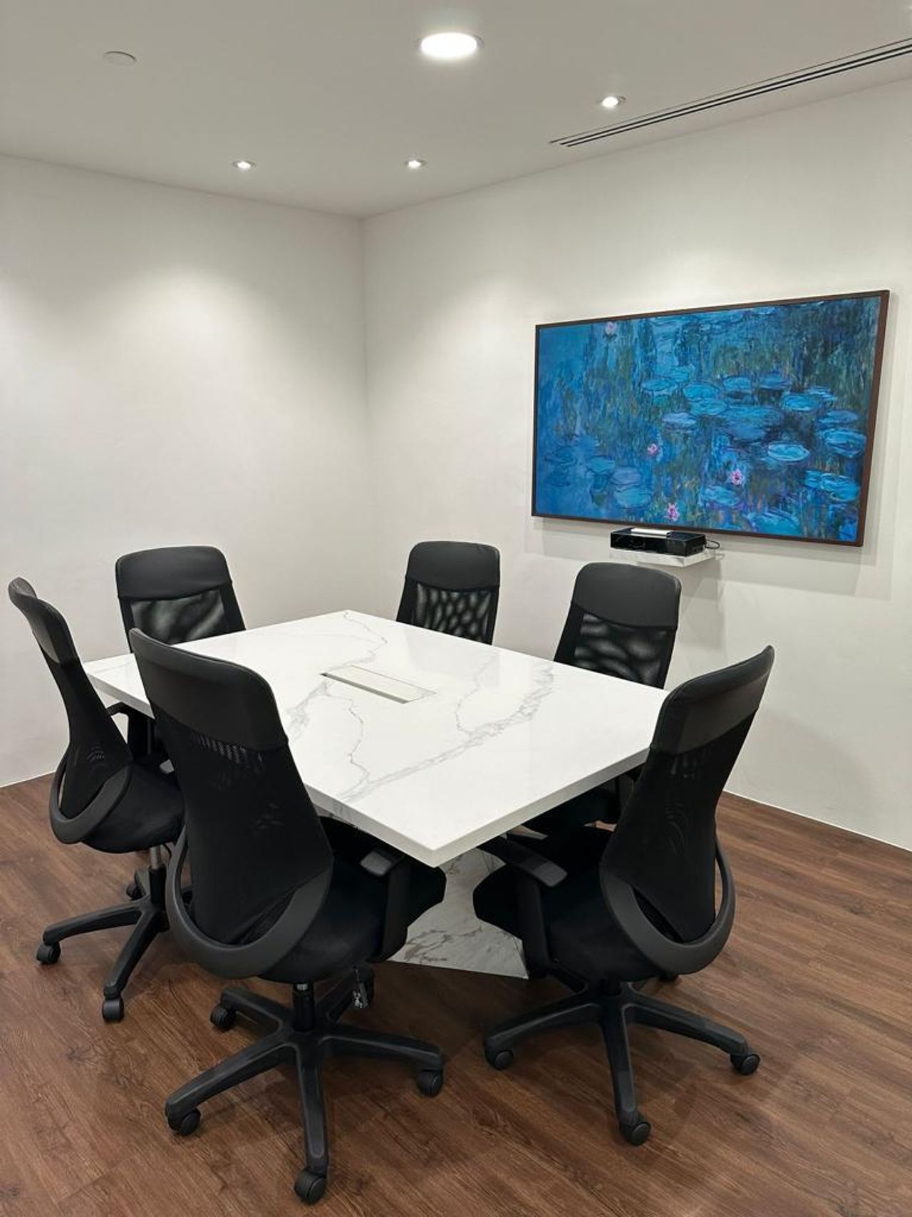 Singapore  Office desk Private Office Suite image 3