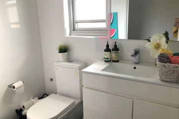 Sydney workshop spaces Meeting room Green Room image 3