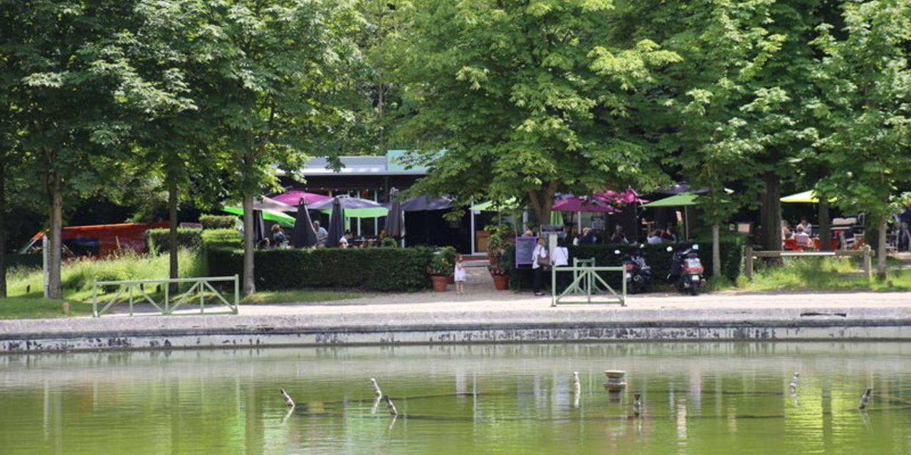 Paris corporate event spaces Green space Open meeting space image 9