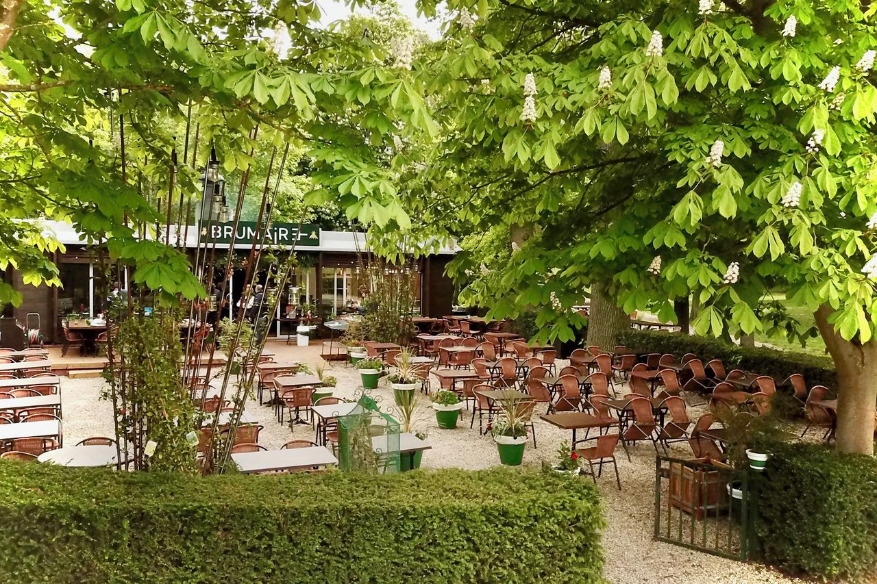 Paris corporate event spaces Green space Open meeting space image 8