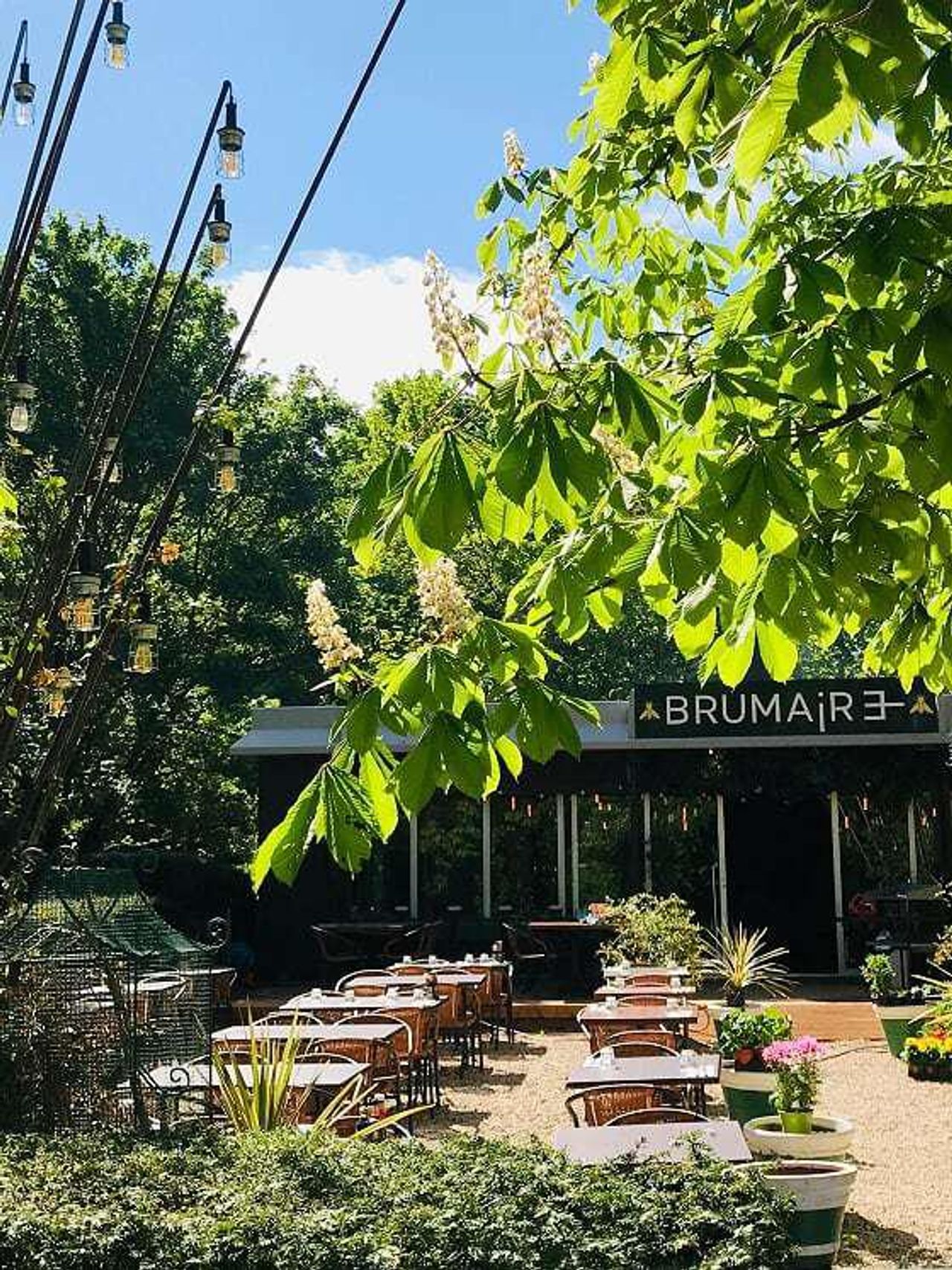 Paris corporate event spaces Green space Open meeting space image 9