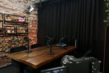 Stuttgart Recording Studio Studio für Podcast, Audio-/Videoproduktionen - fabjulous.studio image 0